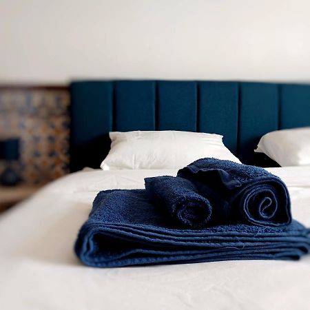 Rooms 10 Mins Walk From Train Station! Agualva-Cacem Eksteriør bilde