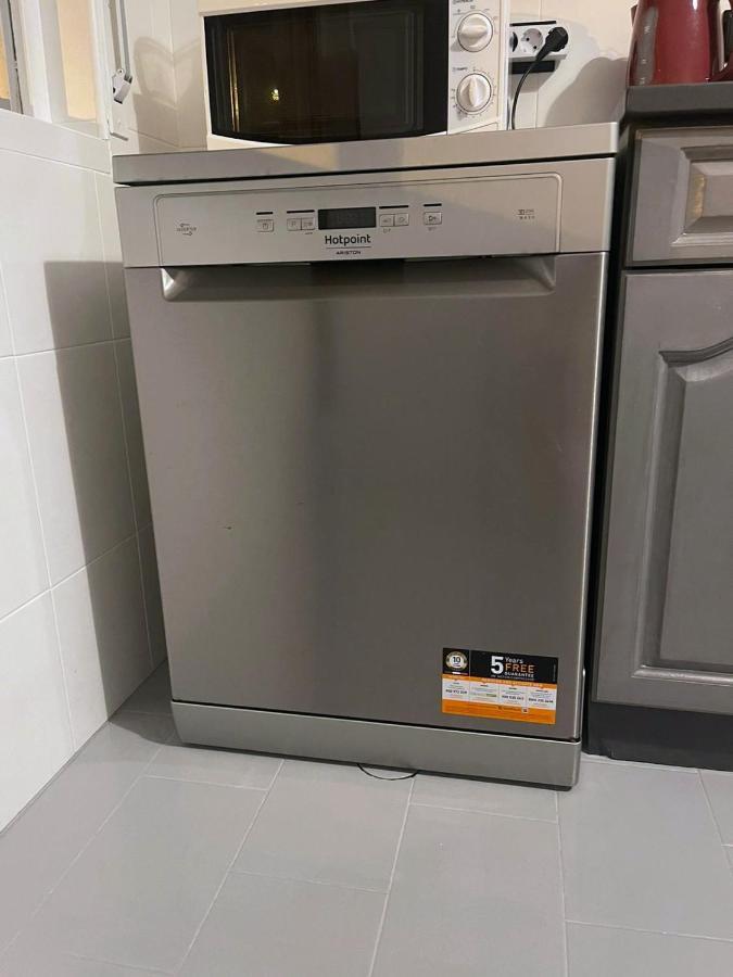Rooms 10 Mins Walk From Train Station! Agualva-Cacem Eksteriør bilde