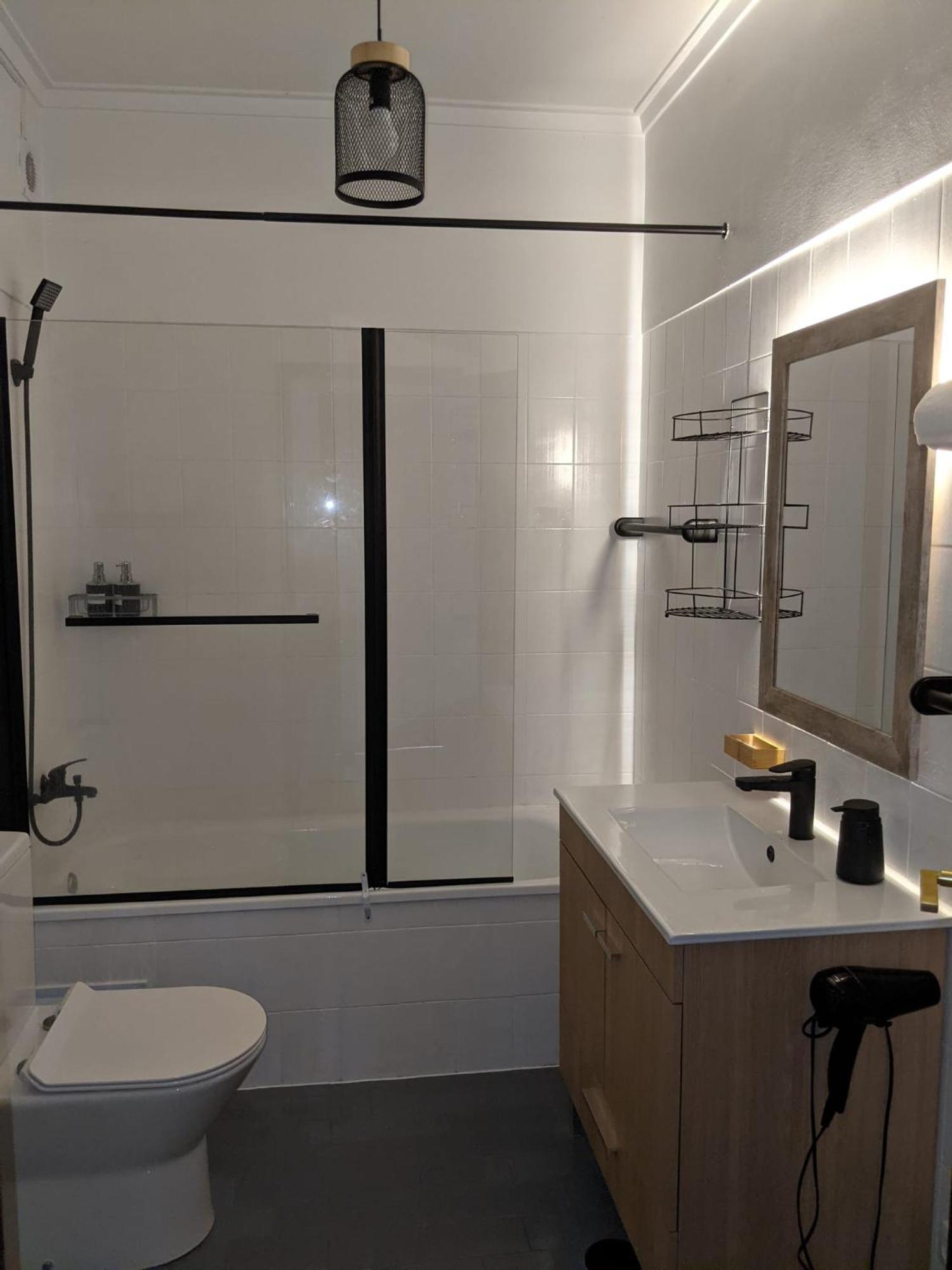 Rooms 10 Mins Walk From Train Station! Agualva-Cacem Eksteriør bilde