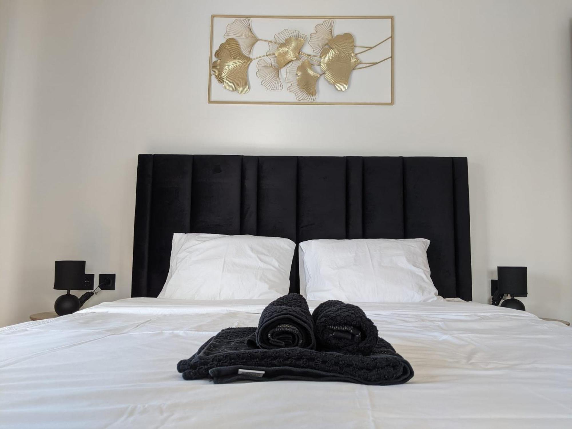 Rooms 10 Mins Walk From Train Station! Agualva-Cacem Eksteriør bilde