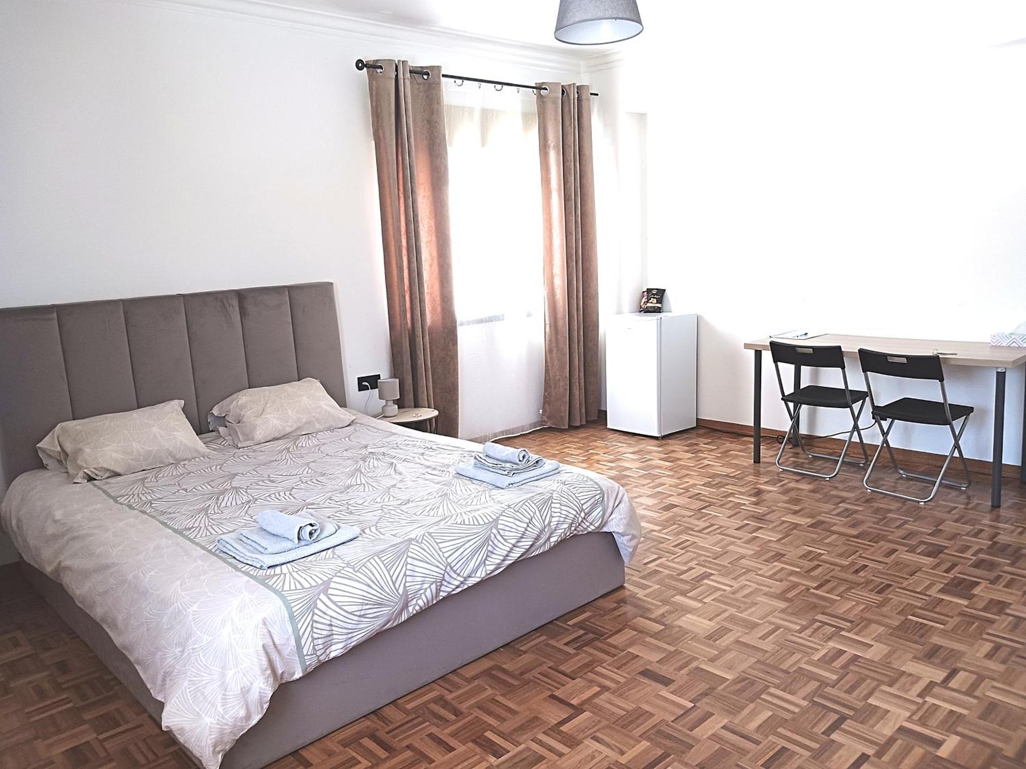 Rooms 10 Mins Walk From Train Station! Agualva-Cacem Eksteriør bilde