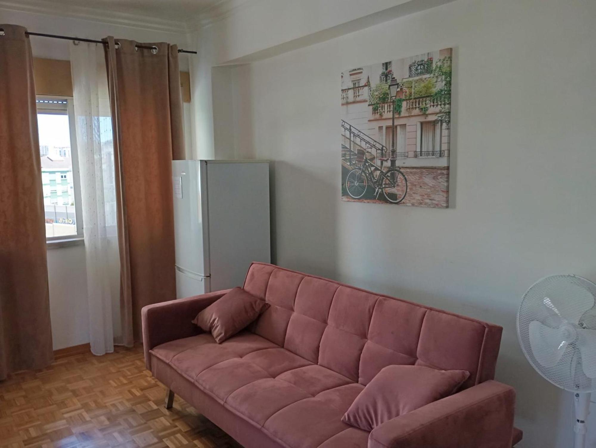 Rooms 10 Mins Walk From Train Station! Agualva-Cacem Eksteriør bilde